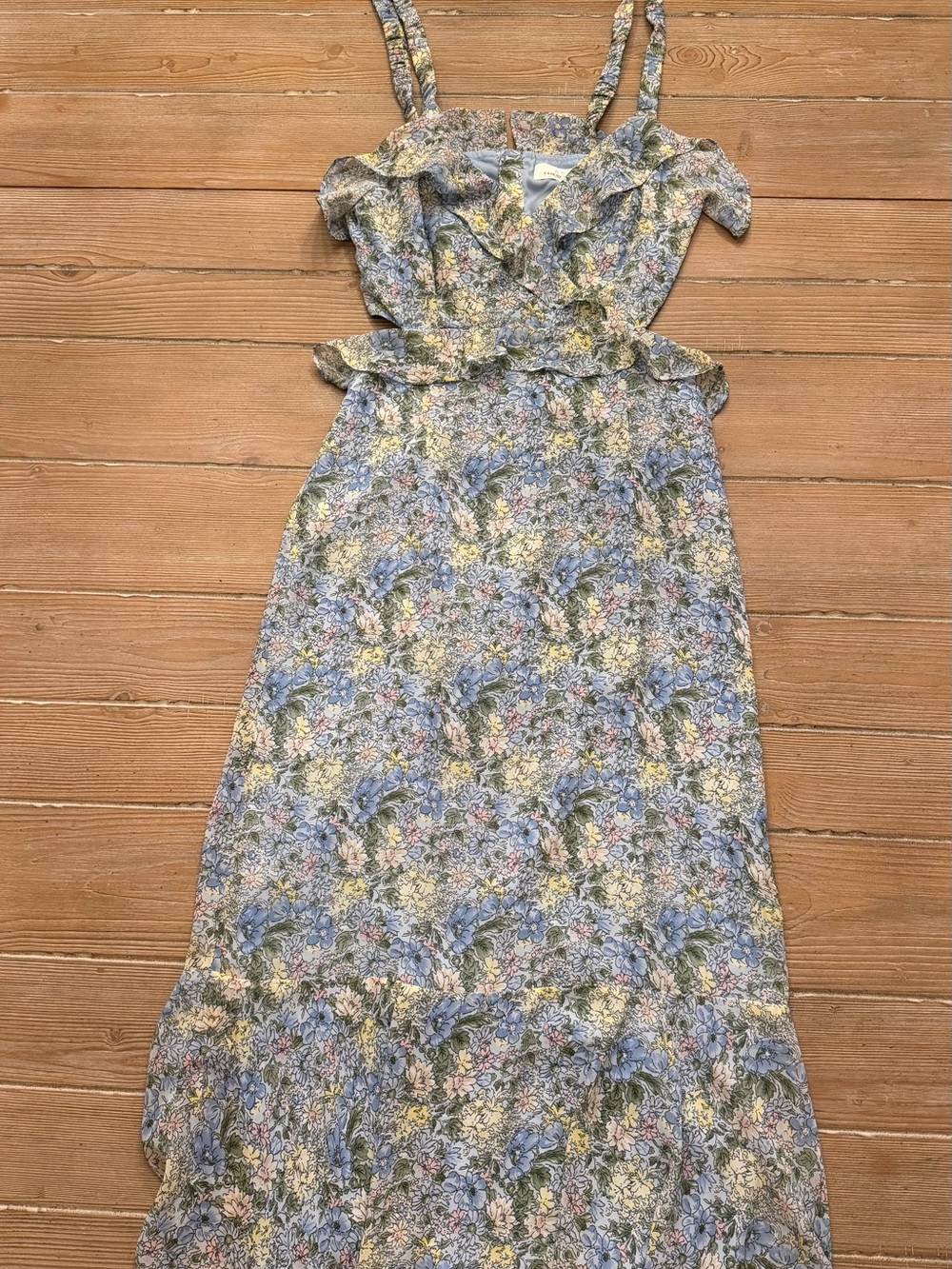 ASTR the label Floral Ruffle Midi Dress in Blue
